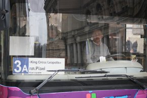 Водіям комунальних автобусів у Львові підвищили зарплату