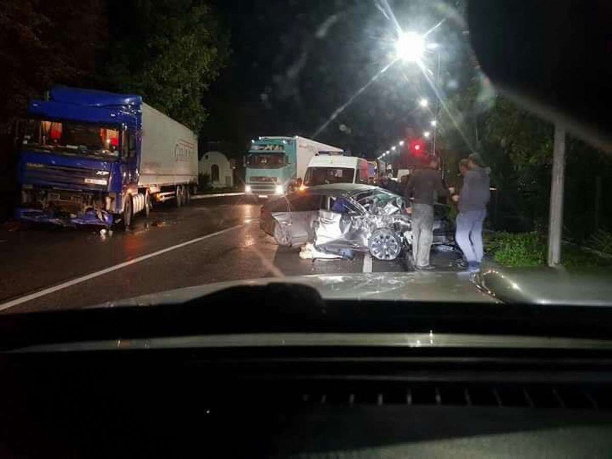 На Львівщині внаслідок ДТП загинуло троє людей, ще двоє травмовані