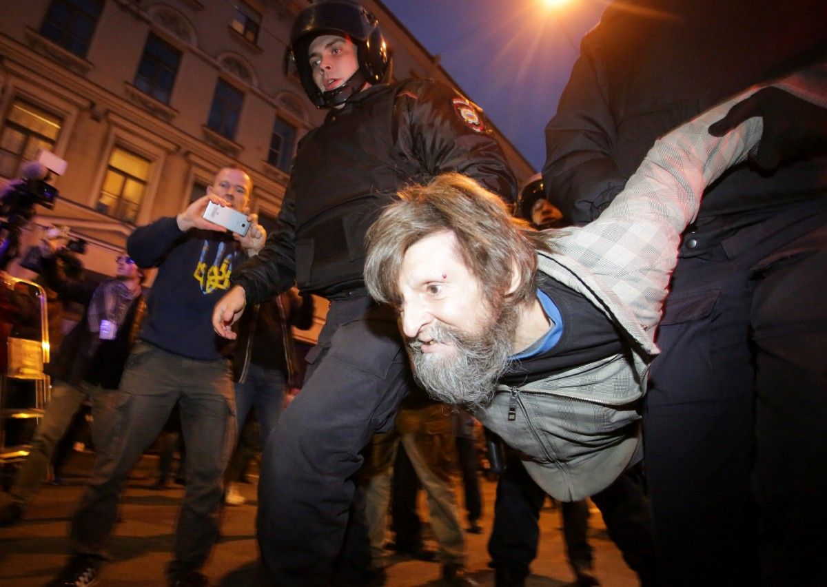 На акціях підтримки Навального затримали більше сотні осіб у 25 містах Росії