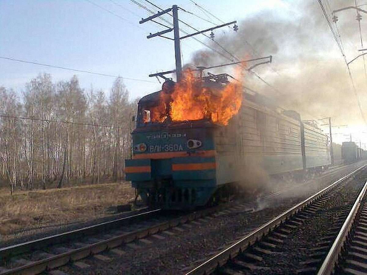На Миколаївщині під час руху загорівся локомотив пасажирсього потяга

