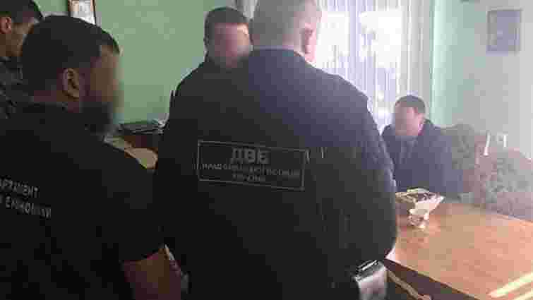На Буковині затримали чиновника за пропозицію поліцейському €8 тис. хабара щомісяця