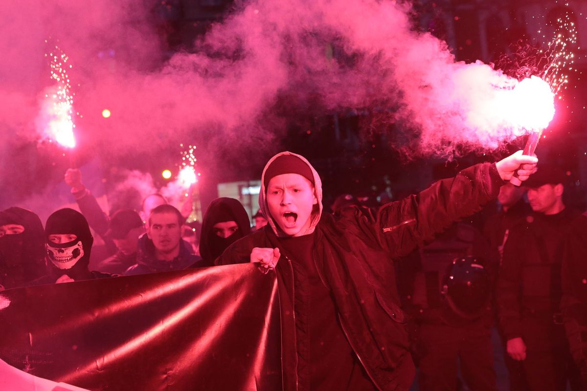 На марш «Правого сектора» в центрі Львова вийшло близько сотні людей