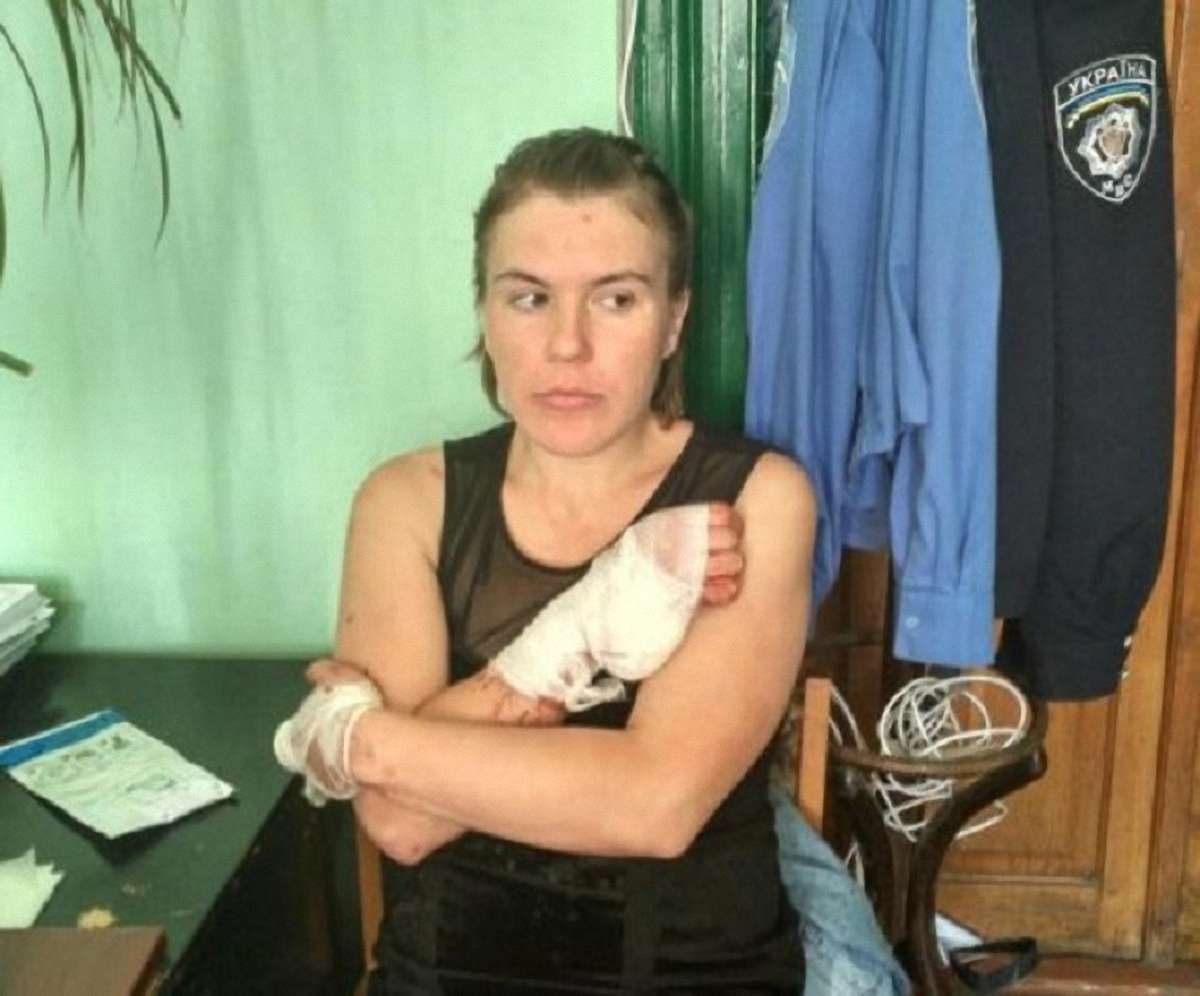 Росіянку, яка облила кислотою працівницю львівського РАЦСу, посадили майже на два роки