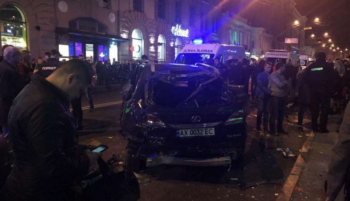 В Харкові внаслідок ДТП позашляховик в’їхав у натовп: загинули п'ятеро людей