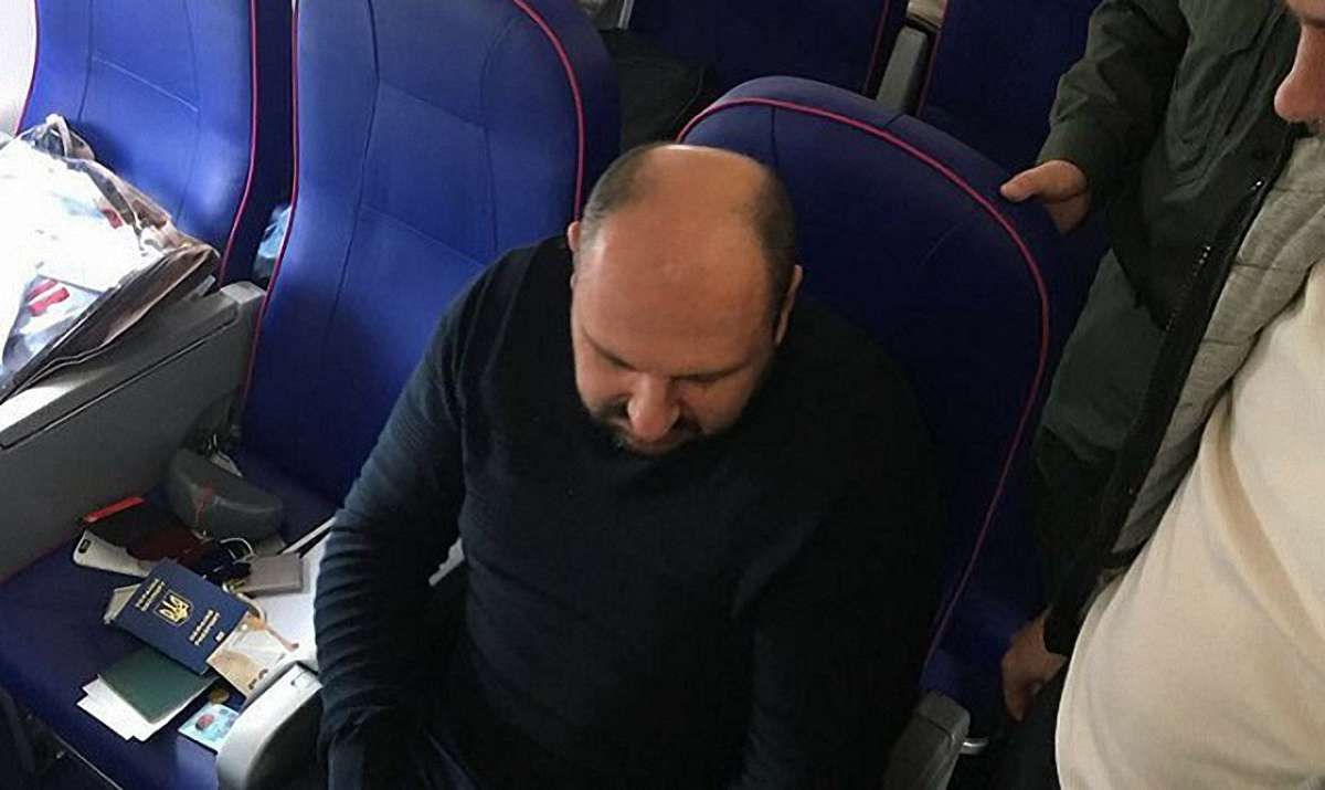 Нардеп Борислав Розенблат стверджує, що вивозив з України біжутерію, а не діаманти