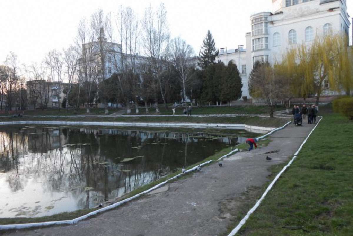 У львівському озері знайшли тіло 44-річного  лаборанта 8-ї лікарні