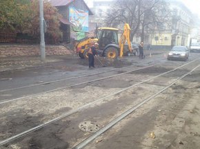 На вул. Замарстинівській проводять ямковий ремонт
