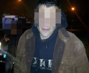 На Сихові зловмисник вдарив по голові перехожого і пограбував його