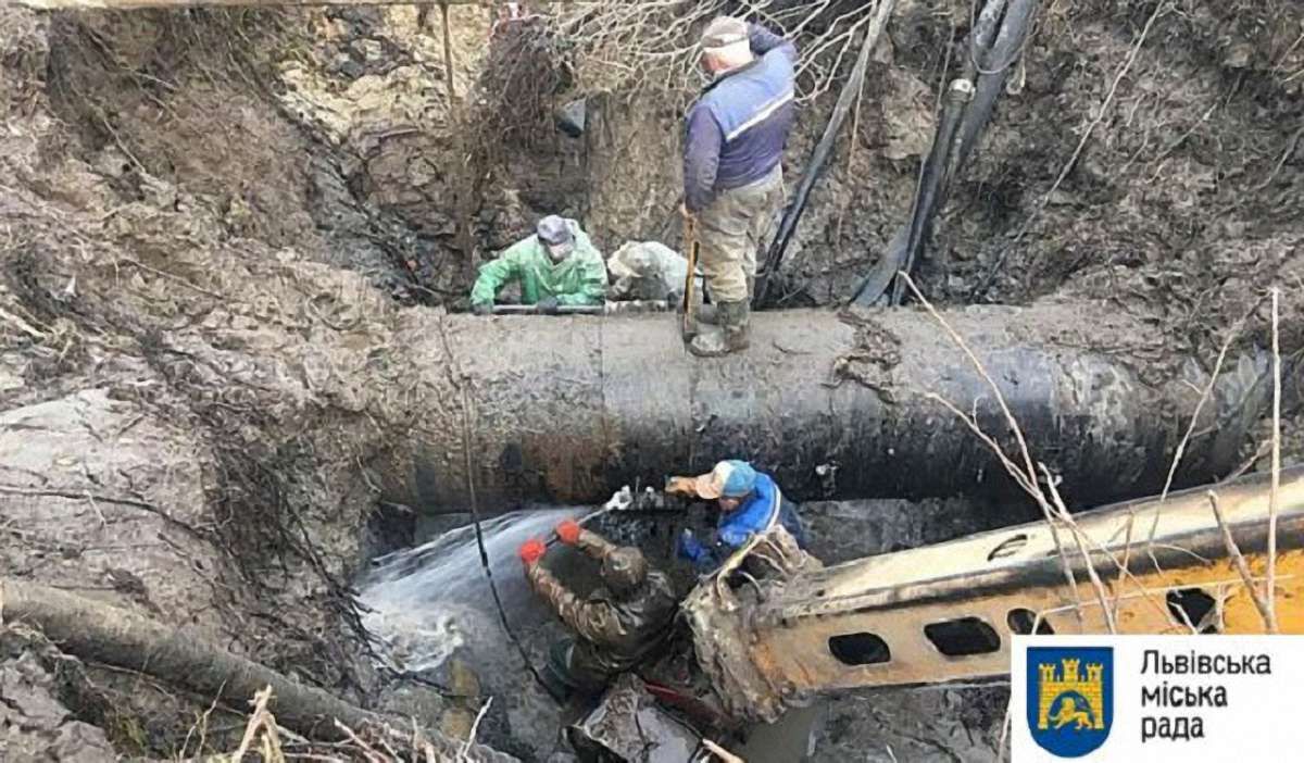Через аварію воду у Франківському районі Львова подають з пониженим тиском
