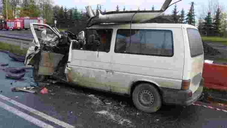 В Польщі під час зіткнення мікроавтобуса з вантажівкою загинув українець