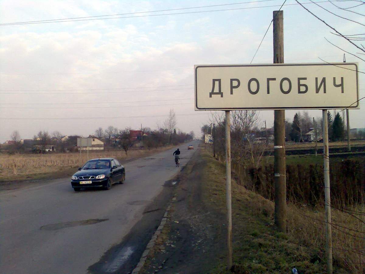 У ДТП біля Дрогобича водій на смерть збив 30-річну жінку
