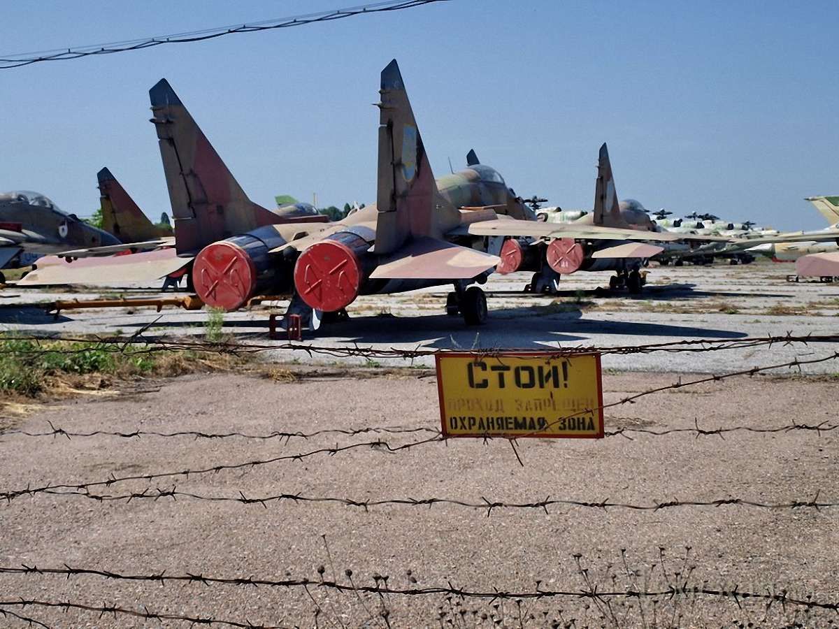 ЗСУ заявили про спробу рейдерського захоплення частини аеродрому в Одесі, поліція спростовує
