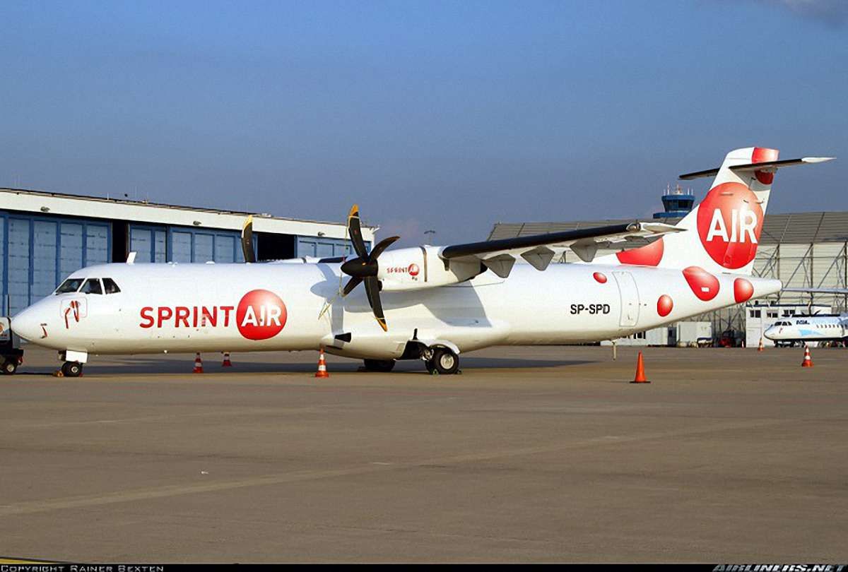 Польська авіакомпанія SprintAir припинила польоти до Львова