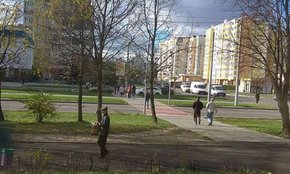 На Сихові автомобіль збив жінку з дитиною на пішохідному переході