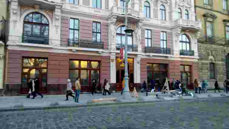 У центрі Львова облаштують парковку «Гранд Готелю»