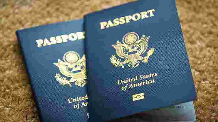 У США засудженим за педофілію почали ставити спеціальні позначки в паспорти