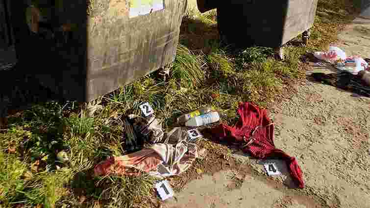 На смітнику мотелю у Солонці знайшли тіло немовляти