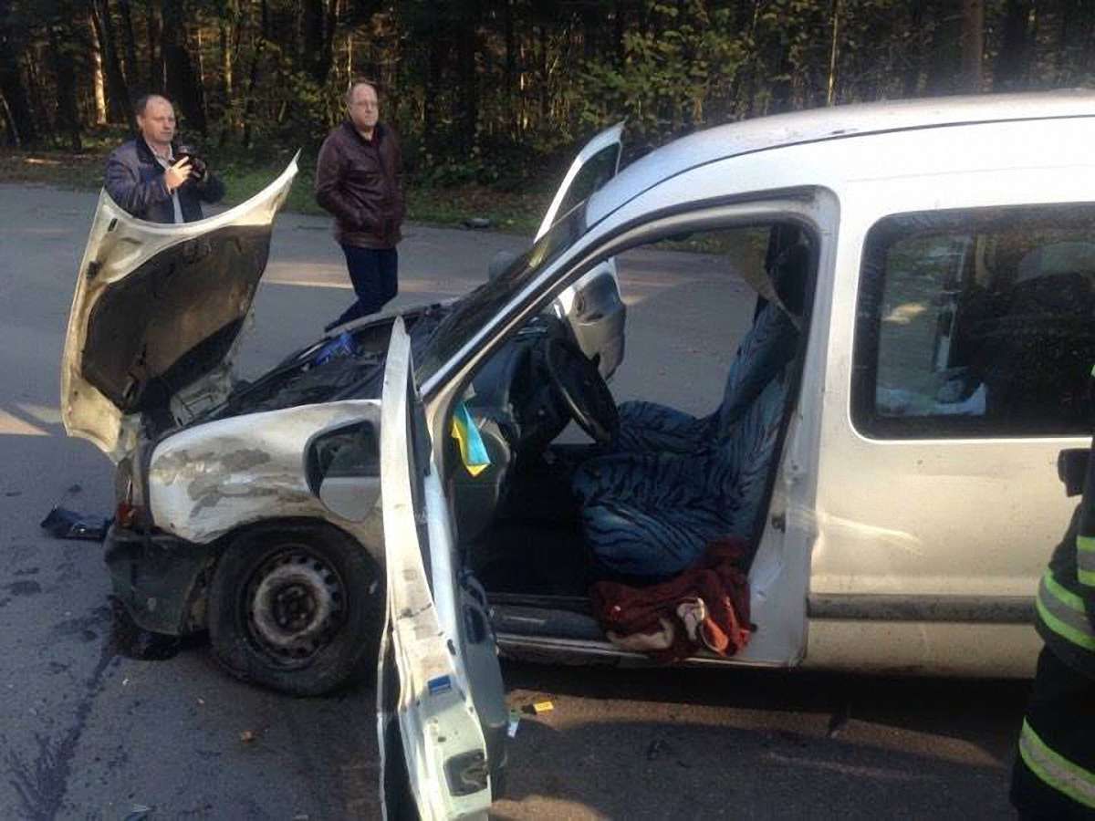 У Трускавці внаслідок ДТП водія затисло в автомобілі