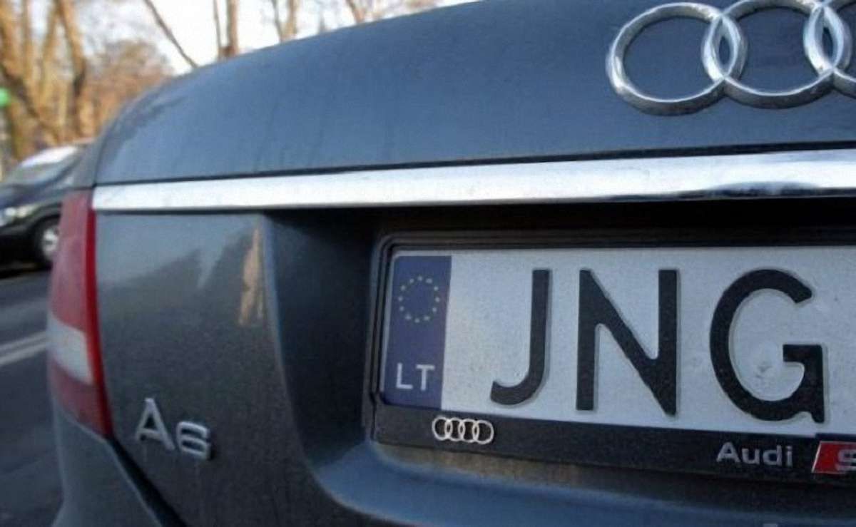 Митниця Литви перевірить законність вивезення в Україну автомобілів на єврономерах