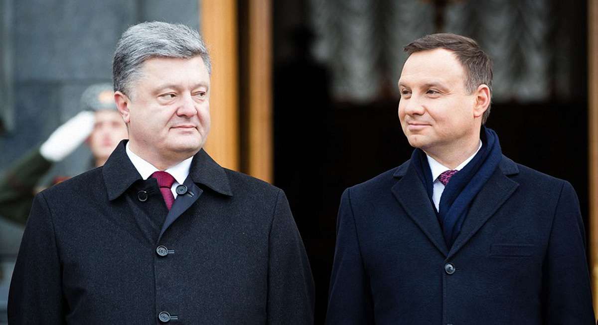Через погіршення взаємин з Польщею Петро Порошенко скликає засідання комітету президентів 