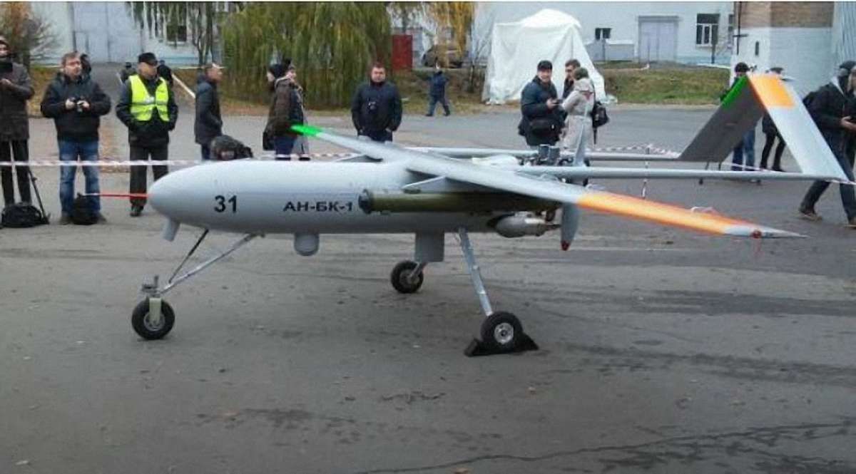 Під Києвом випробували обладнаний ракетами військовий безпілотник «Горлиця»