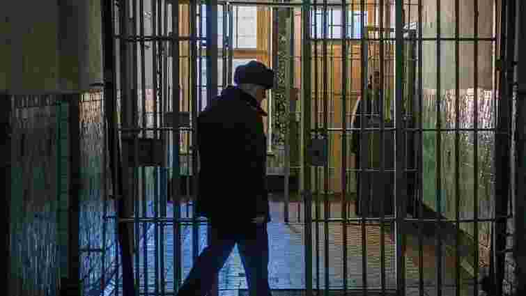 Вперше в Україні суд звільнив засудженого на довічно вбивцю