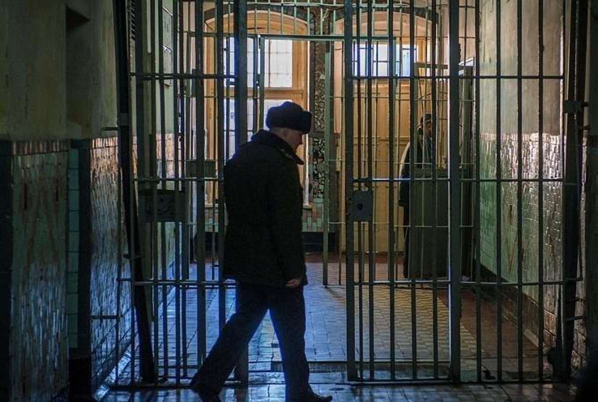 Вперше в Україні суд звільнив засудженого на довічно вбивцю