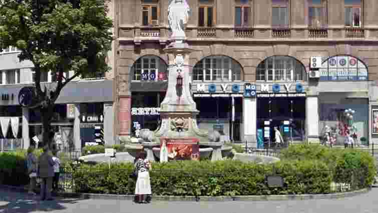Поліція затримала чоловіка, який повідомив про замінування статуї Матері Божої у центрі Львова