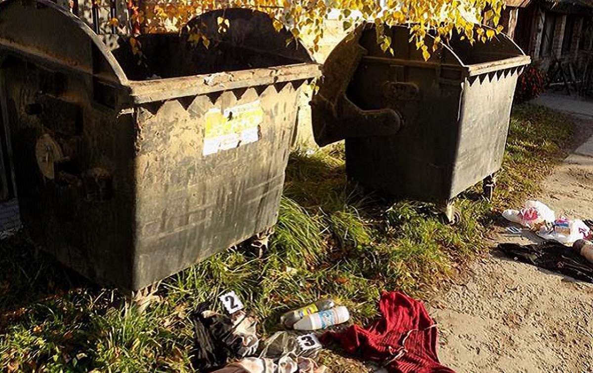 Жінці, що викинула новонароджену дитину на смітник у Солонці, оголосили підозру