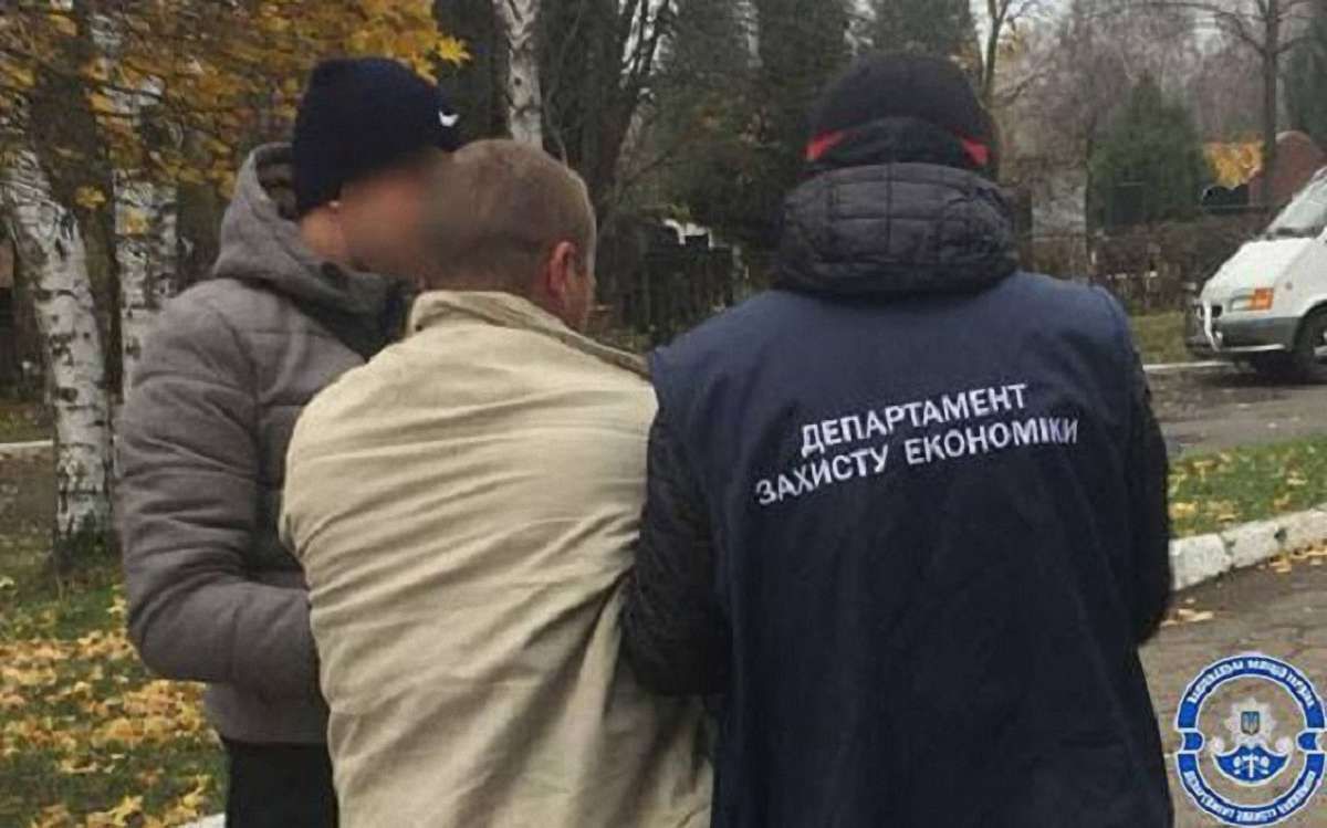 У Чернівцях депутата міськради від «Свободи» впіймали на хабарі