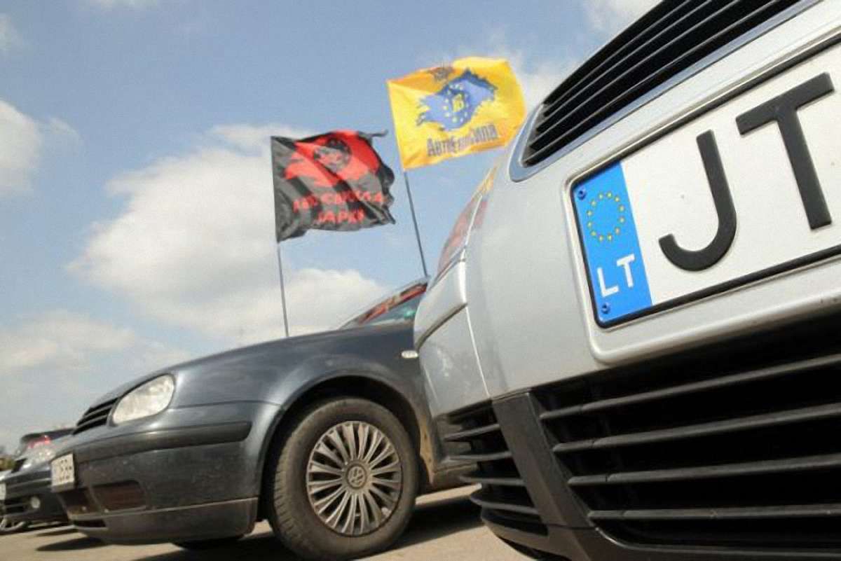 Уряд ініціював легалізацію нерозмитнених автомобілів в Україні