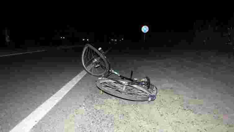 На Львівщині 22-річний водій BMW на смерть збив велосипедиста