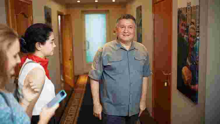 Арсен Аваков запросив журналістів до свого помешкання у готелі «Київ»