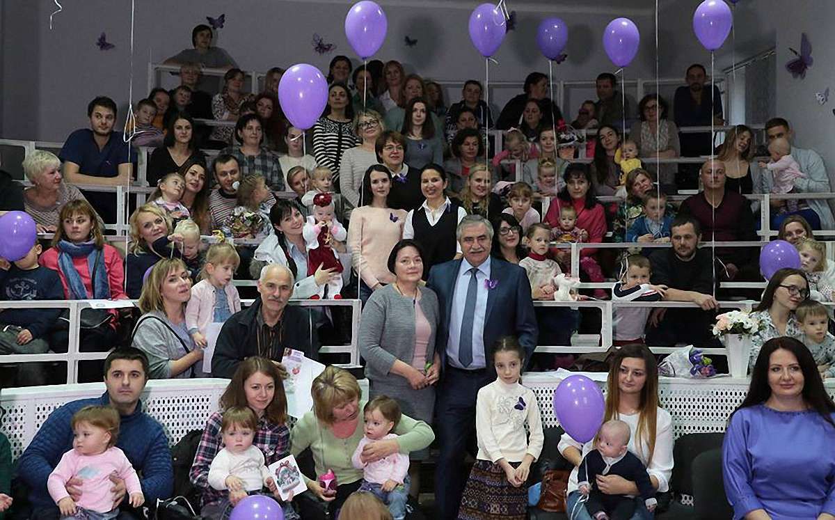 Більше сотні батьків недоношених дітей зібрались на зустріч у Львові