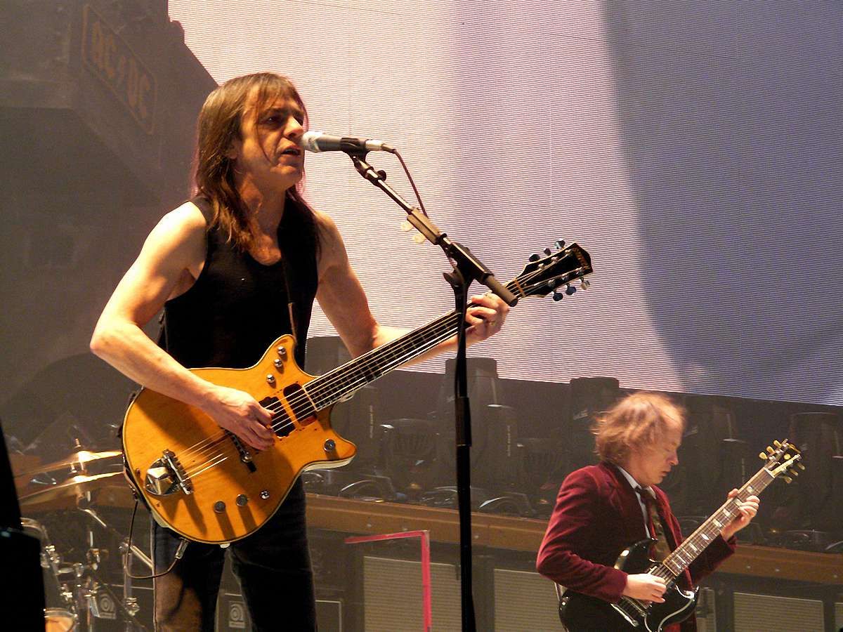 Помер співзасновник австралійської групи AC/DC Малькольм Янг