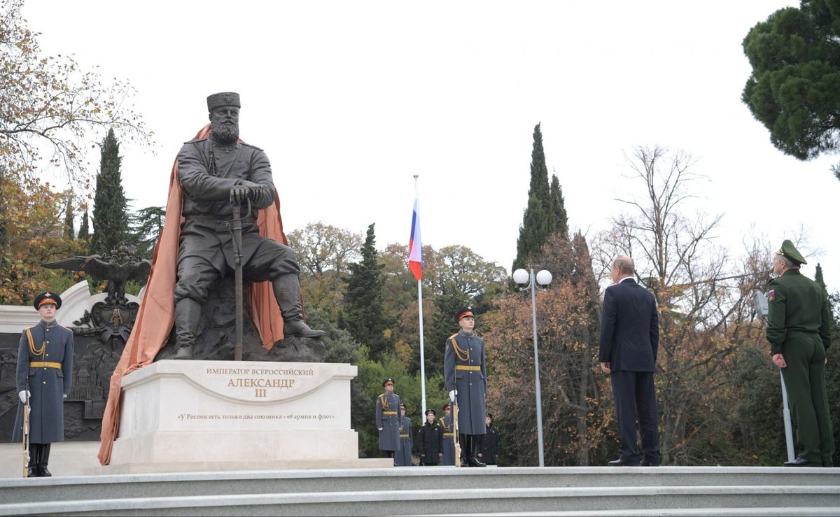 Путін відкрив пам'ятник Олександру III в окупованому Криму