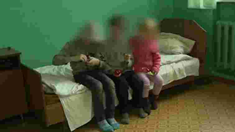 У Бердичеві матір на два дні залишила без нагляду трьох дітей