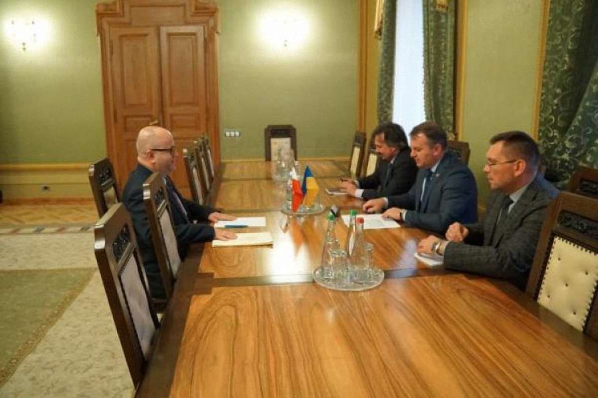 Олег Синютка закликав поляків переглянути заборону в'їзду у країну Святославу Шереметі
