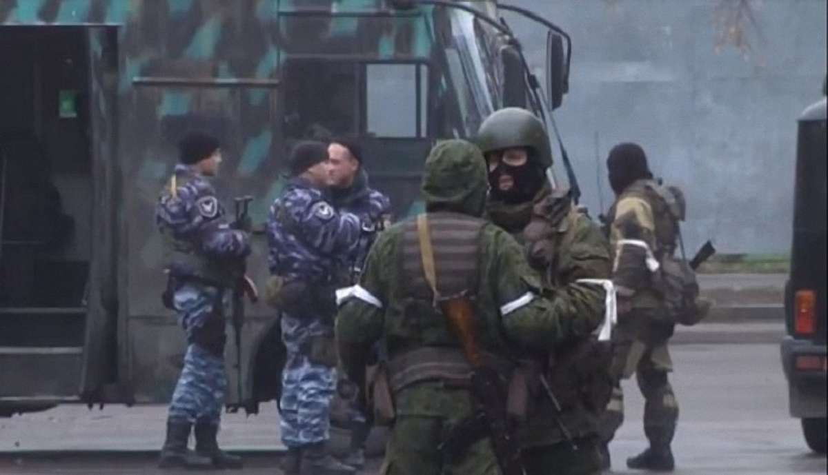 Голова «МВС ЛНР» відмовився йти у відставку та забарикадувався в будівлі «міністерства» 