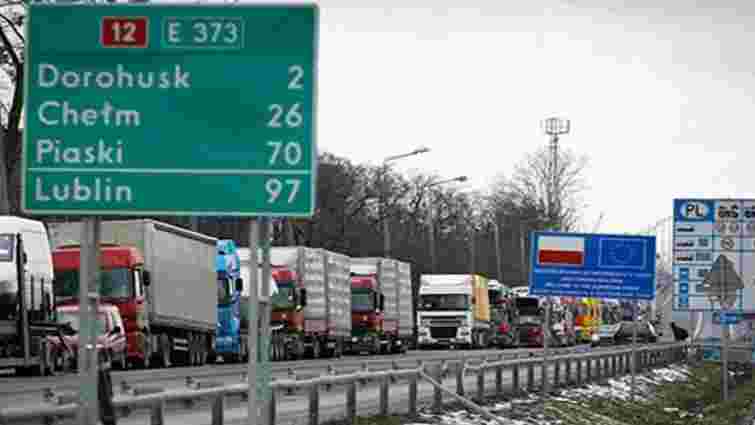 Польща збільшила кількість дозволів на вантажні перевезення для України