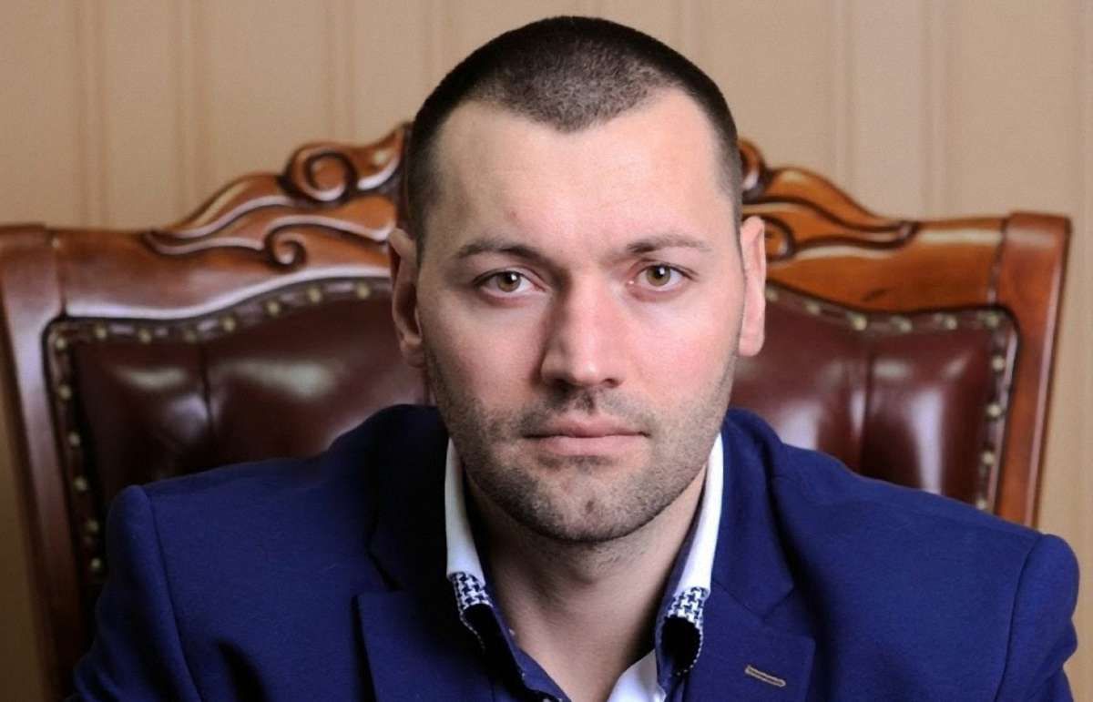 Невідомі кинули гранату в квартиру депутата міськради Ужгорода