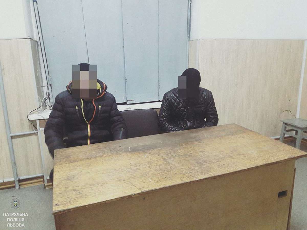 Завдяки камерам спостереження поліція знайшла двох львів'ян, які обікрали п'яного чоловіка