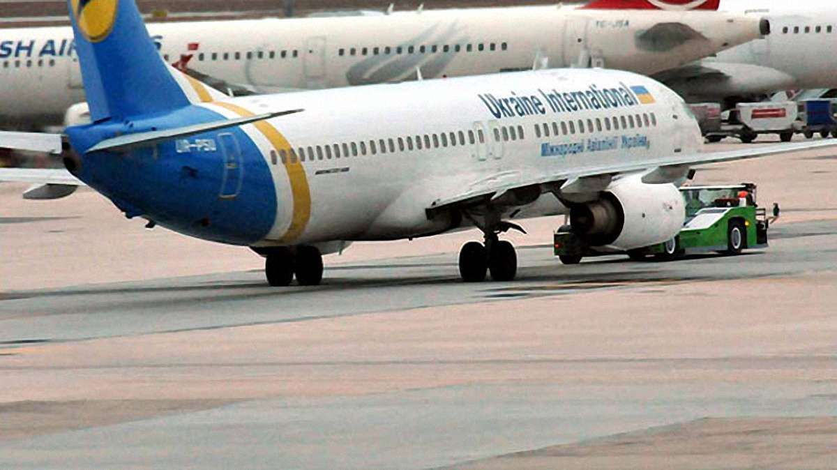 В аеропорту Стамбула через повідомлення про бомби перевіряють два українські літаки
