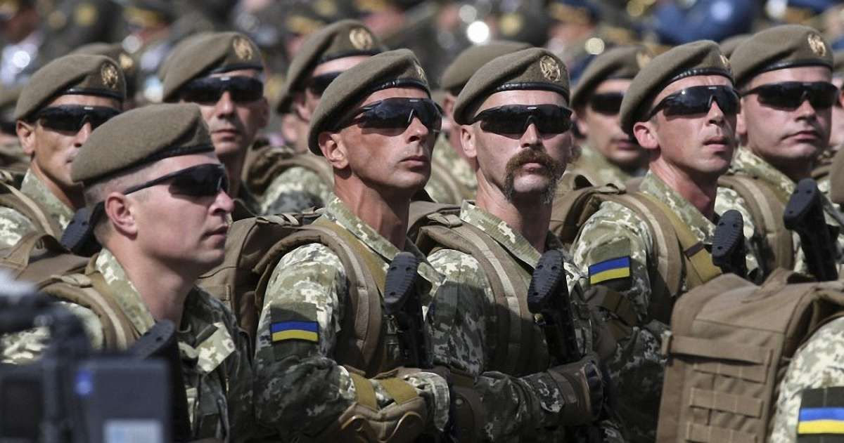 Українським військовим дозволили носити вуса і бороди