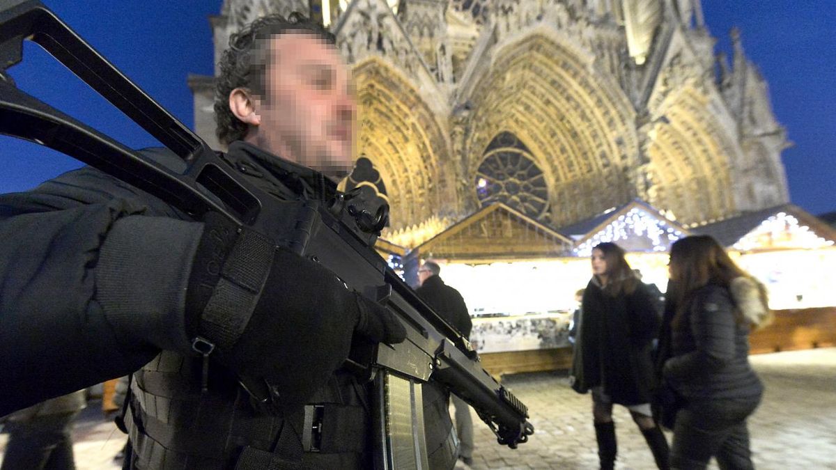 У Франції група осіб готувала збройний напад на різдвяний базар в Реймсі