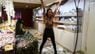 Активістка Femen влаштувала погром у крамниці Roshen на Хрещатику