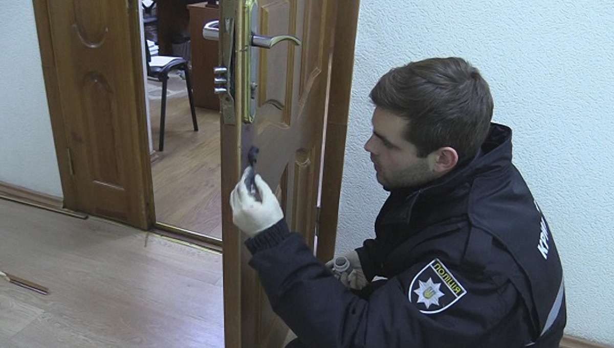 Озброєні злочинці вночі пограбували Університет ім. Грінченка у Києві