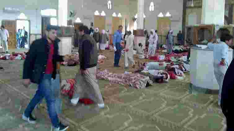Кількість жертв атаки на мечеть в Єгипті зросла до 235 осіб