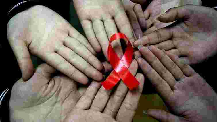 З початку року в понад 7,4 тис. українців діагностували СНІД 