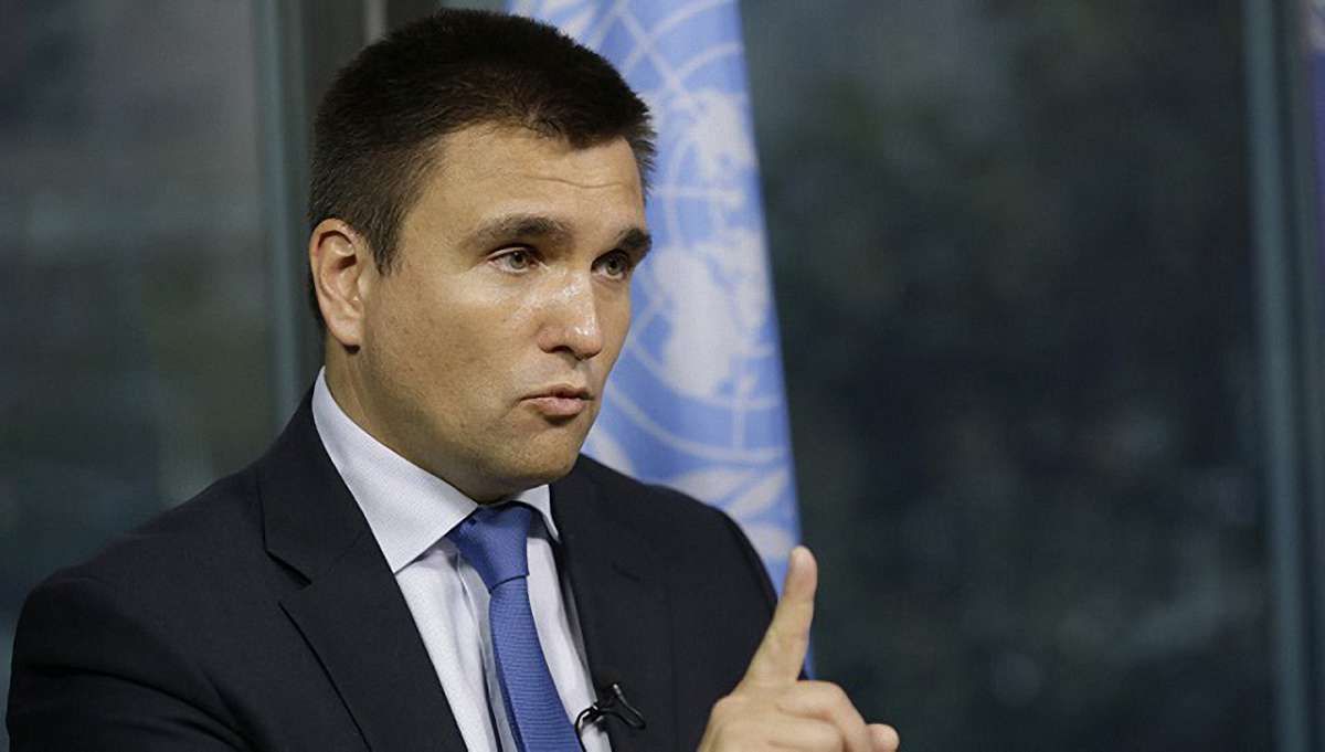 Павло Клімкін у відеоблозі розкритикував дії поляків стосовно українських пам'ятників